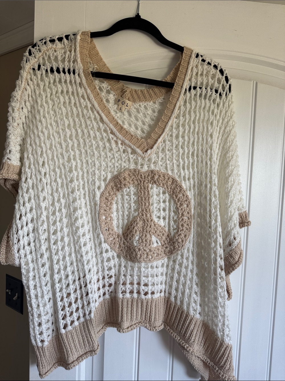 POL Open-Knit V-Neck Sweater with Beige Peace Sign